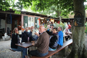 Gute Stimmung im Bierkeller