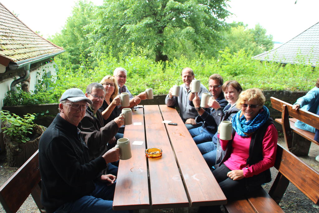 Gute Stimmung im Bierkeller