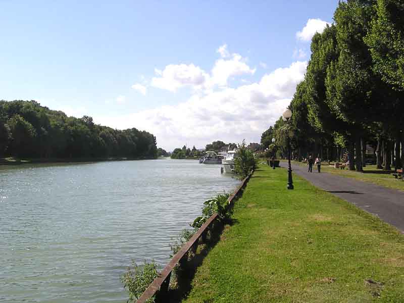 Promenade in Mareuil-sur-Ay