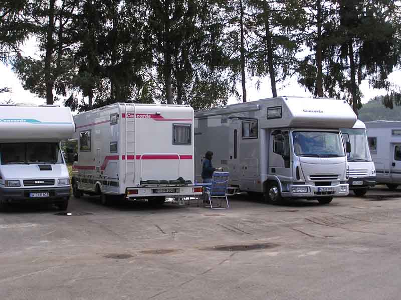 Der Platz füllt sich