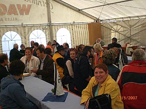 Die CRMFler im Zelt
