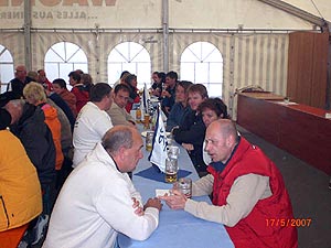 Die CRMFler im Zelt