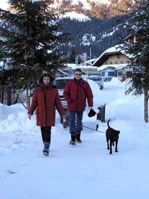 Frank beim Schnee schippen