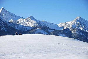 eingeschneite Landschaft um Grän