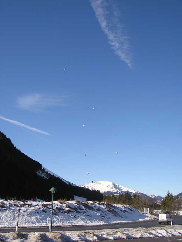 Ballone wie auf der Perlenkette