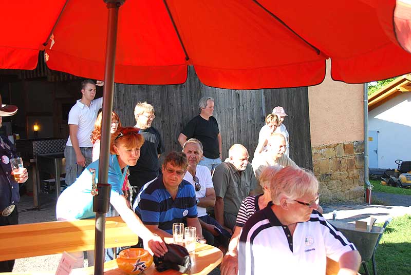 Beim Baumstammsägen