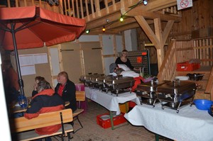 Das Buffet wird aufgebaut