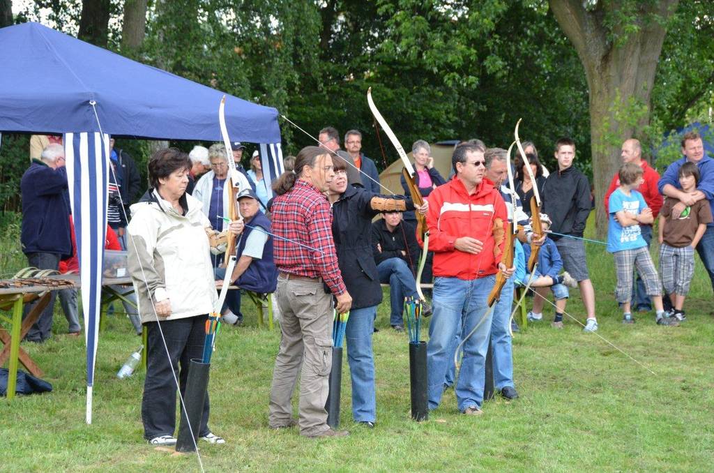 Beim Bogenschießen