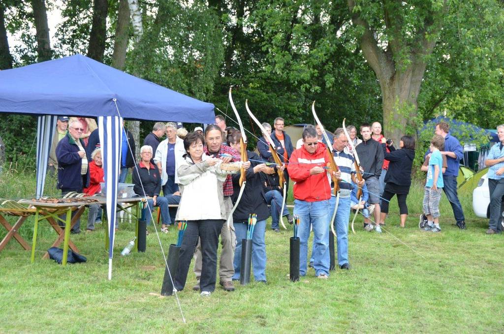 Beim Bogenschießen