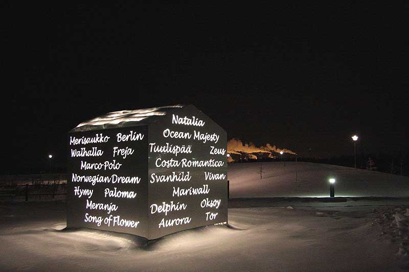 Wir stehen in Kelmi und suchen das Eisschloss