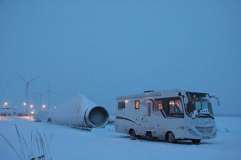 Wir stehen gegeüber der Insel Hailouto