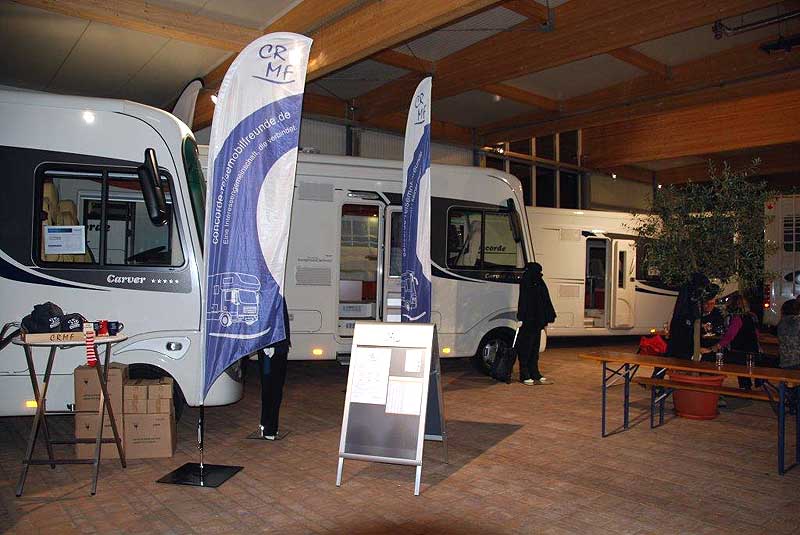 Die CRMF zeigen Flagge