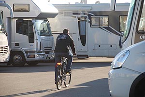 Auf dem Elektro-Fahrrad